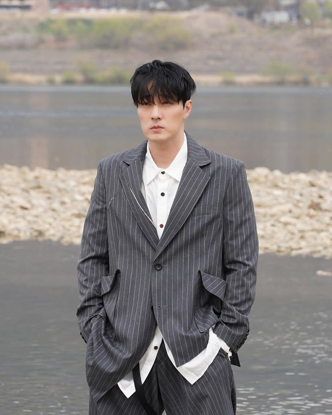 Sức hút quý ông tuổi trung niên của So Ji Sub - Ảnh 5.