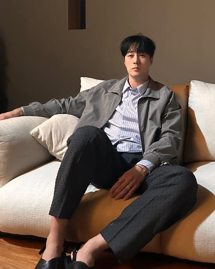 Sức hút quý ông tuổi trung niên của So Ji Sub - Ảnh 2.