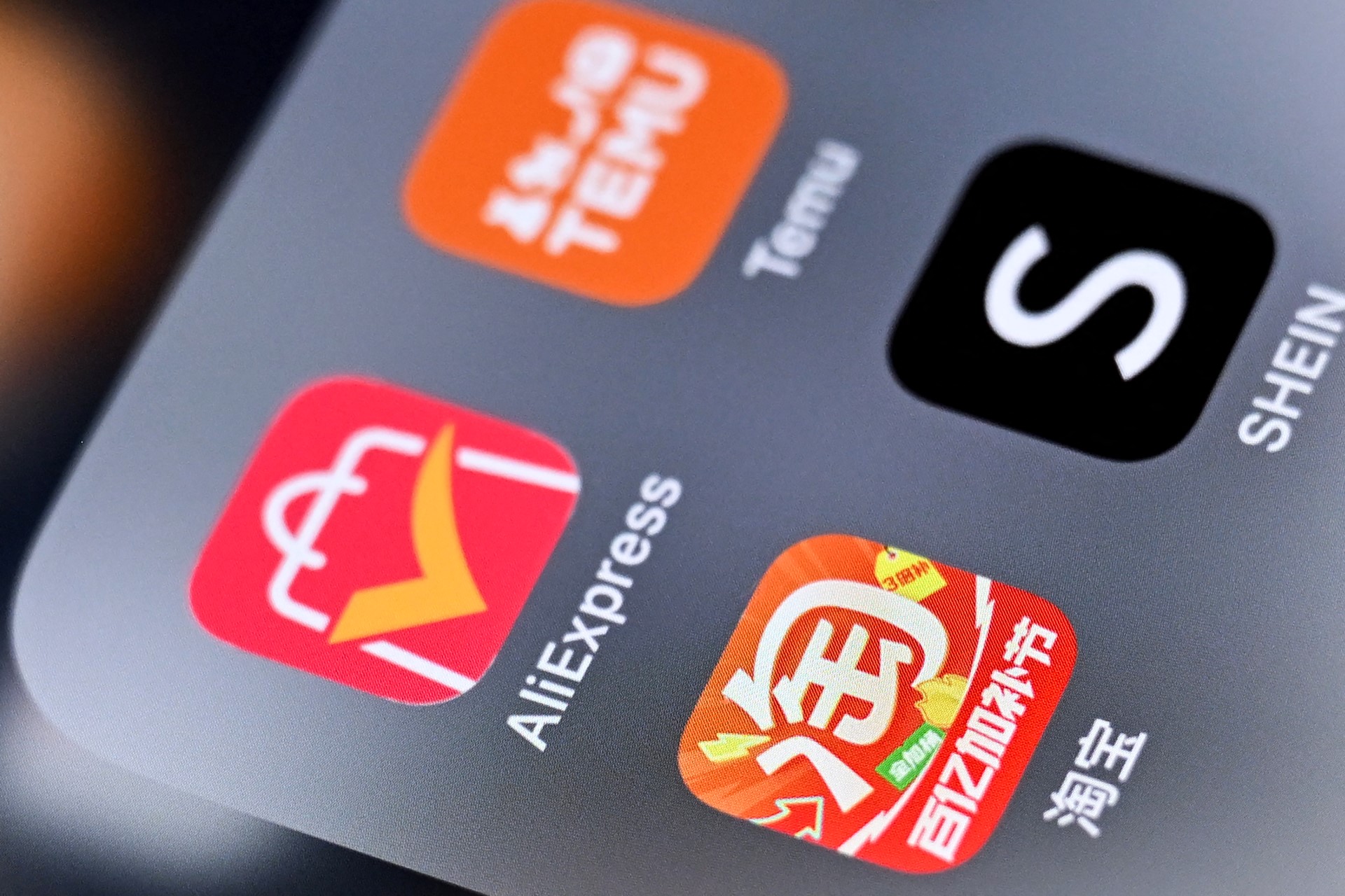EU áp phí 3 euro với hàng online giá rẻ, giáng đòn mạnh vào Shein, Temu và AliExpress - Ảnh 1.