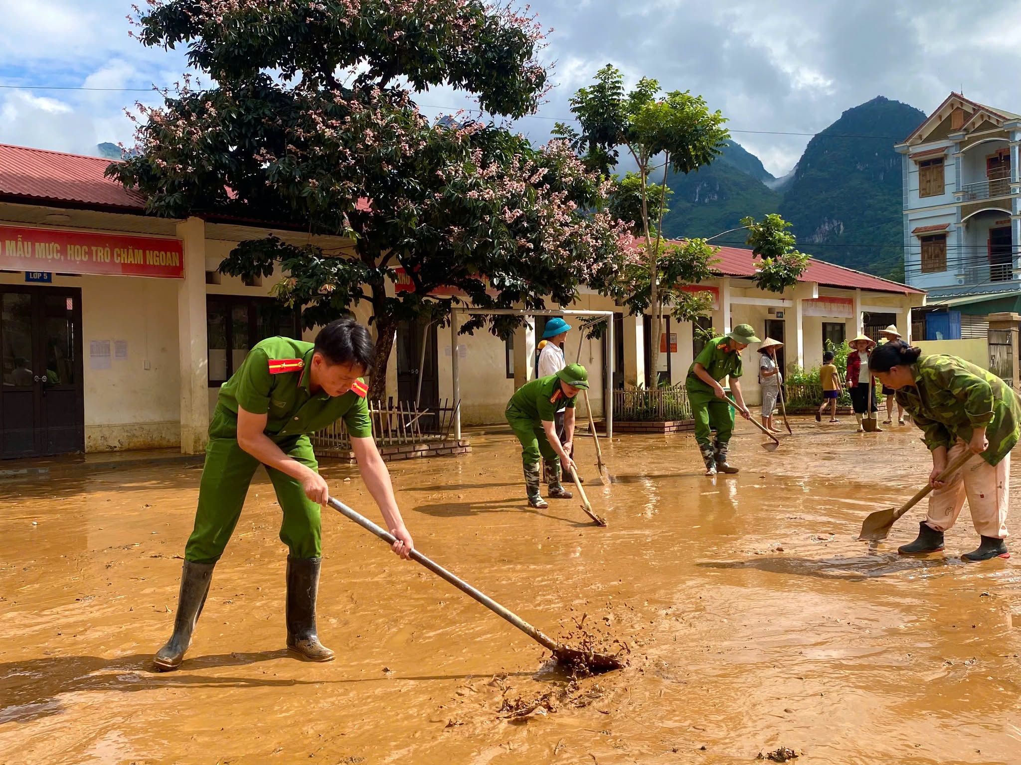 Hình ảnh xóm làng ở Cao Bằng ngập sâu sau mưa lớn - Ảnh 10.