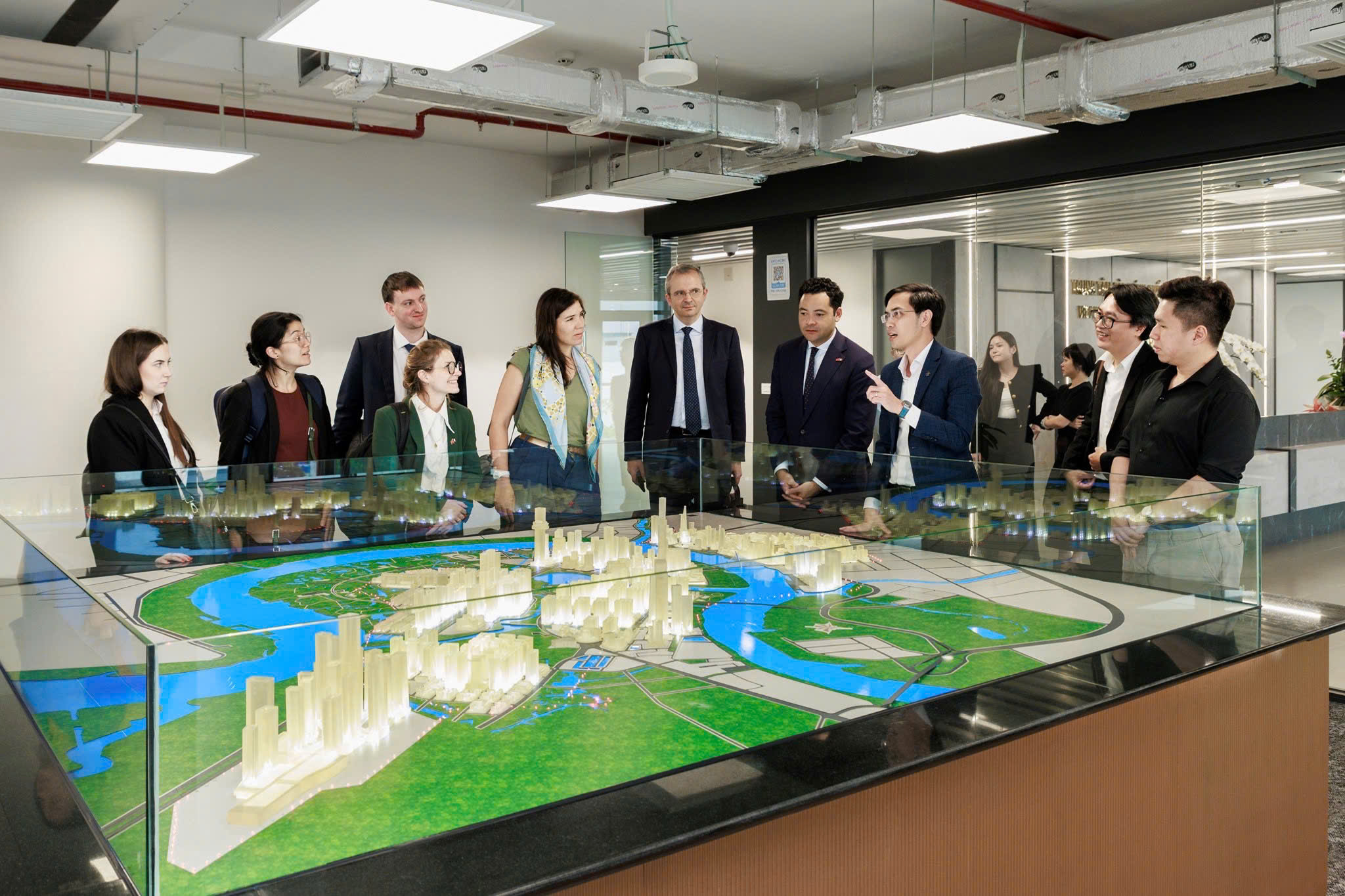 Nhiều người Việt đầu tư sang Pháp - Ảnh 4.