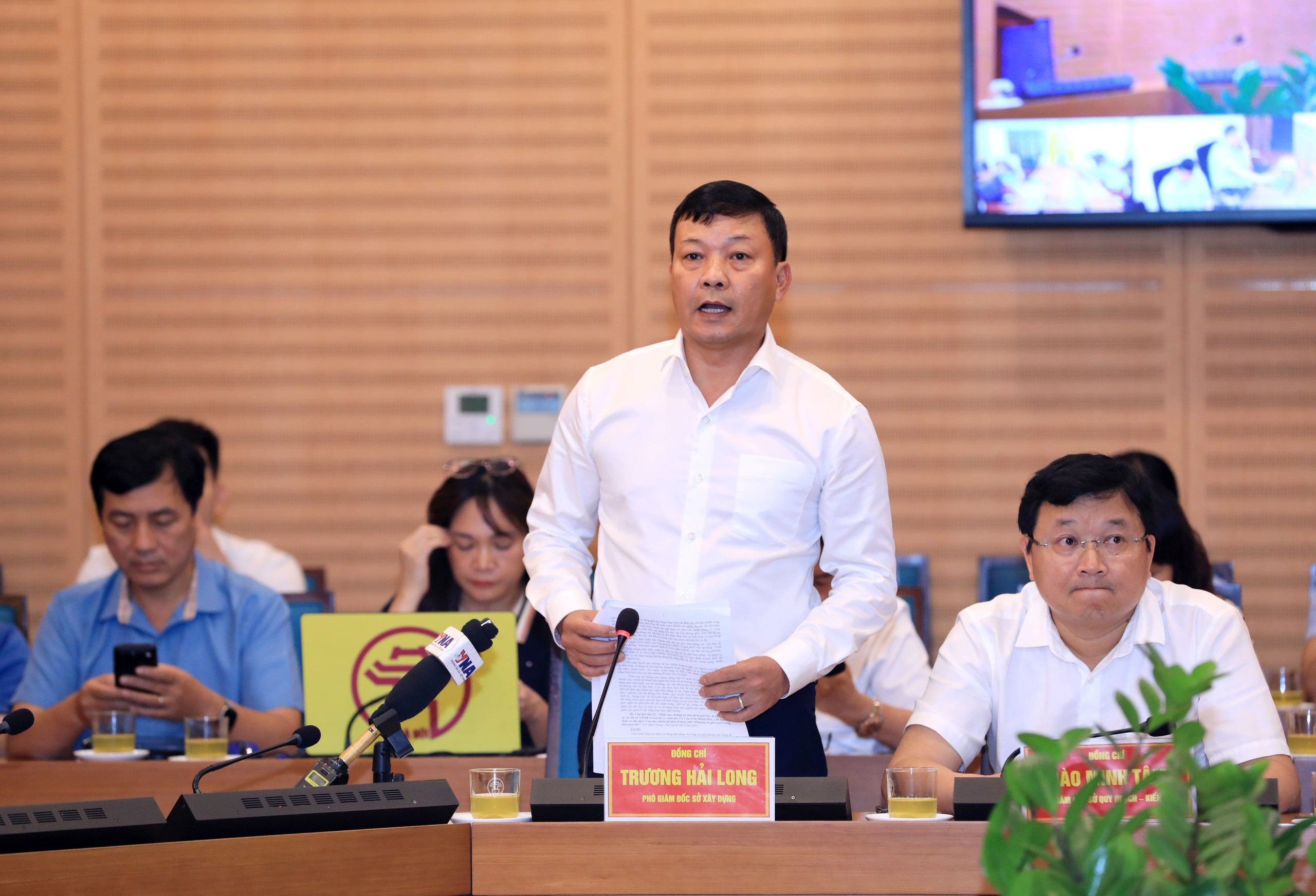Hà Nội mưa 30 phút một số tuyến phố đã ngập, Trung tâm quản lý 'họp kiểm điểm'  - Ảnh 2.