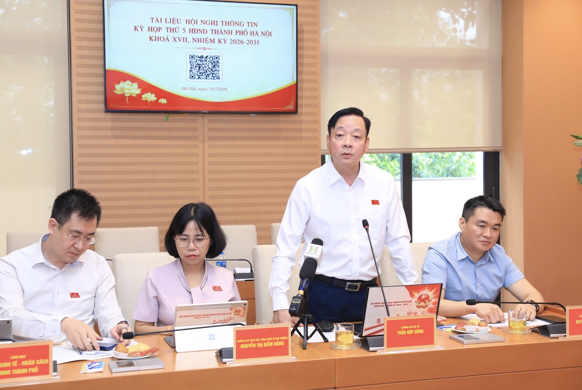 HĐND TP Hà Nội chất vấn về úng ngập và thoát nước đô thị tại kỳ họp tháng 7 - Ảnh 2.