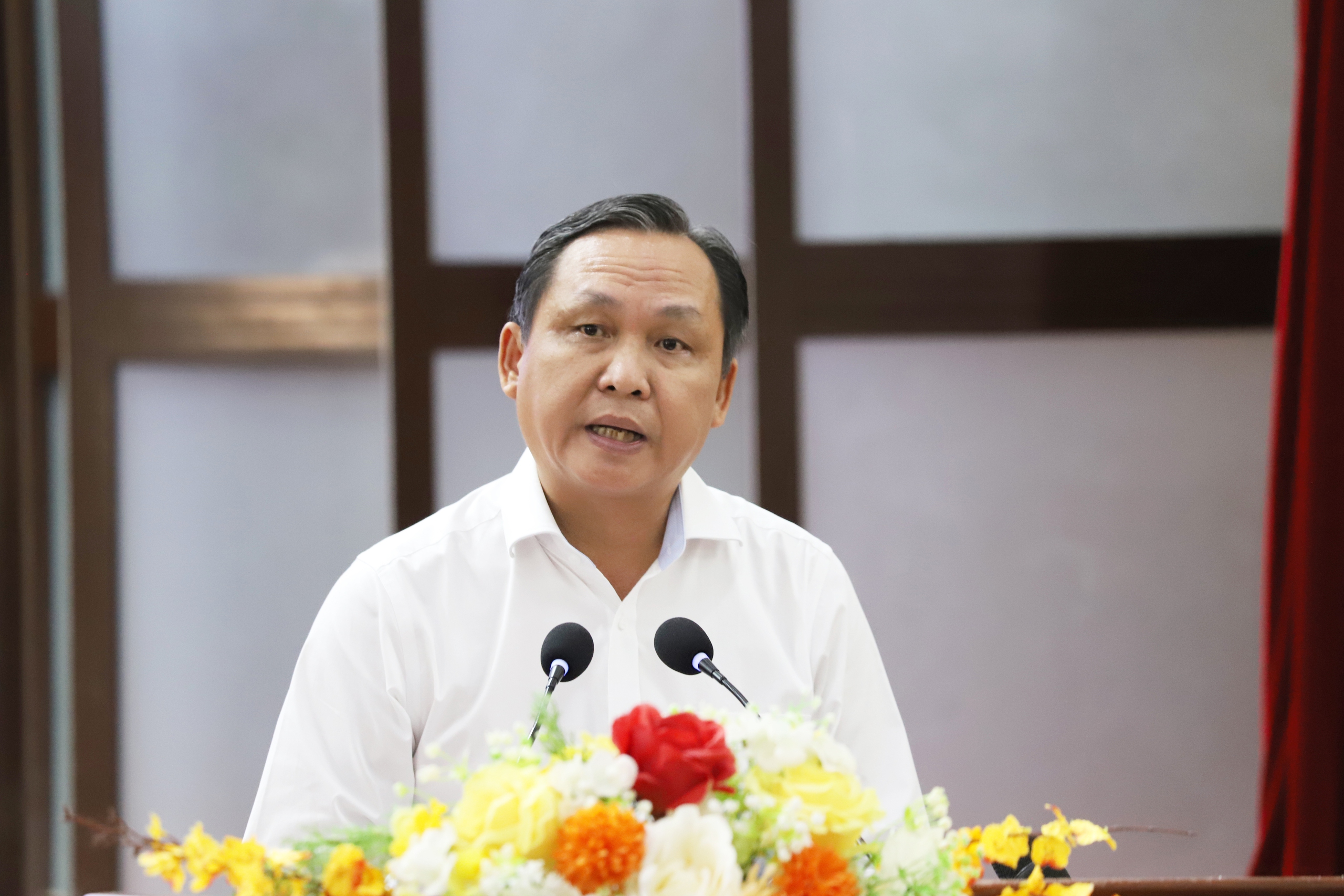 Tăng trưởng chỉ 6,7%, lãnh đạo Cần Thơ nói về ‘giải pháp có ý nghĩa quyết định’ đến cuối năm - Ảnh 1.
