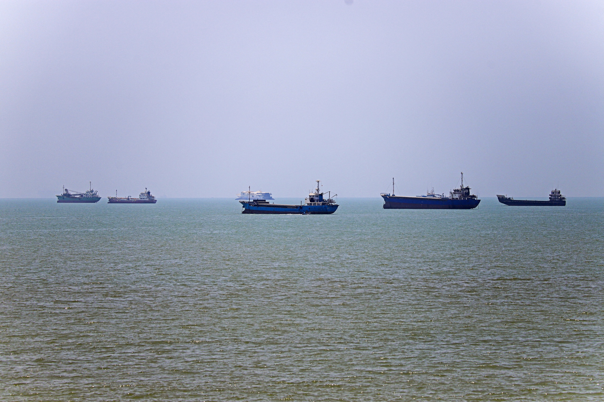 Tin tức thế giới 12-7: Bão Ba Vì đổ bộ Trung Quốc; Iran đóng eo biển Hormuz - Ảnh 2.