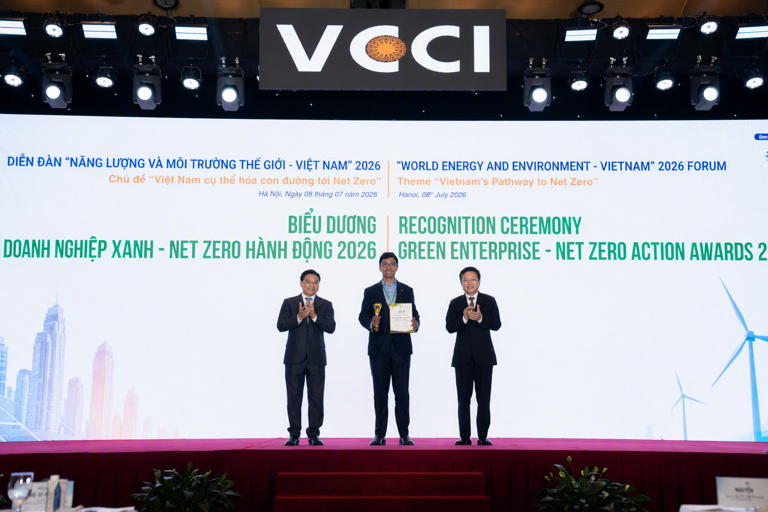 Techcombank được vinh danh trong Top 10 Net Zero Việt Nam 2026 - Ảnh 2.