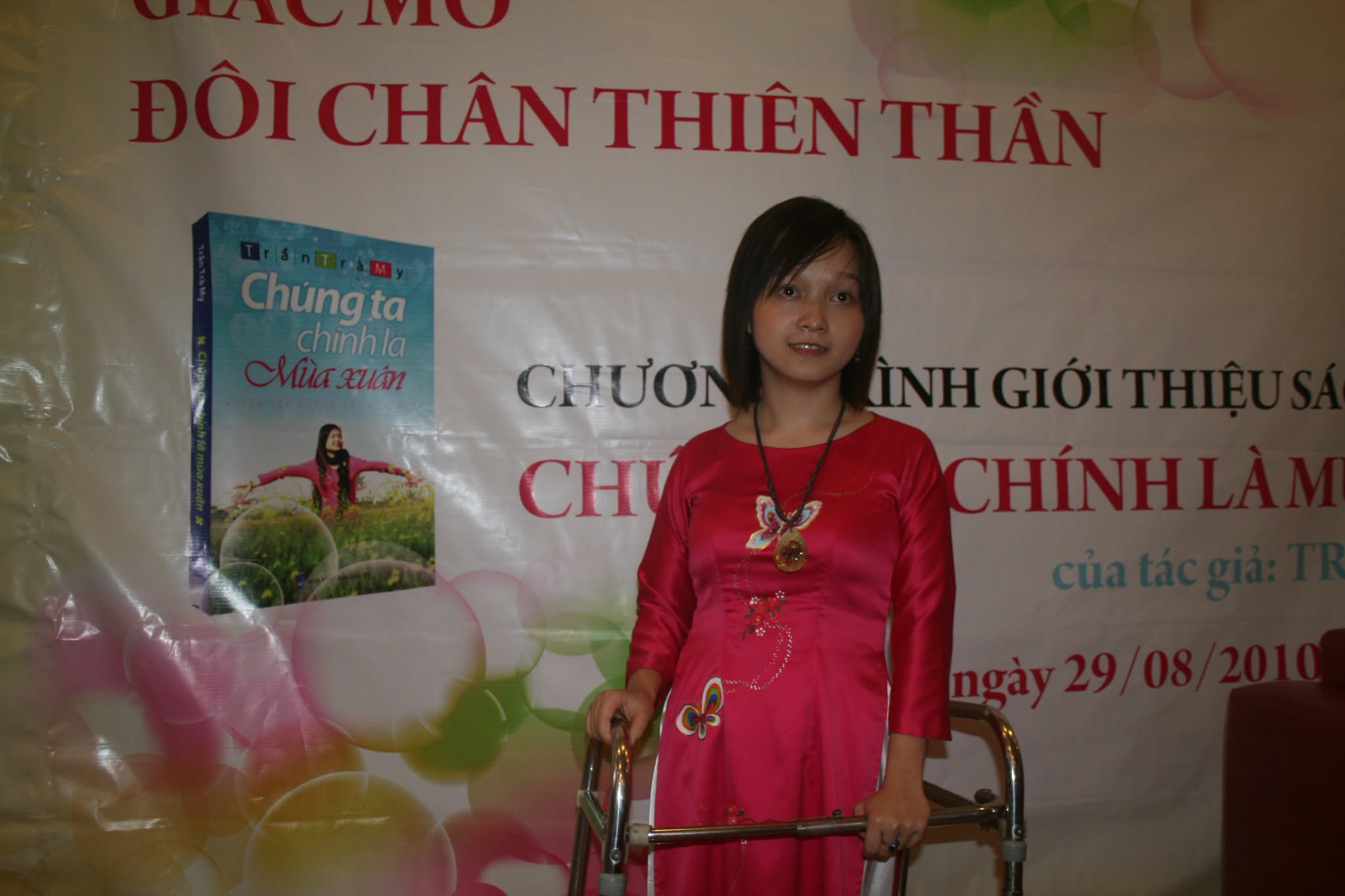 Cuộc phiêu lưu 20 năm của cô gái ' sáu chân ' và tình yêu với TP HCM - Ảnh 1.