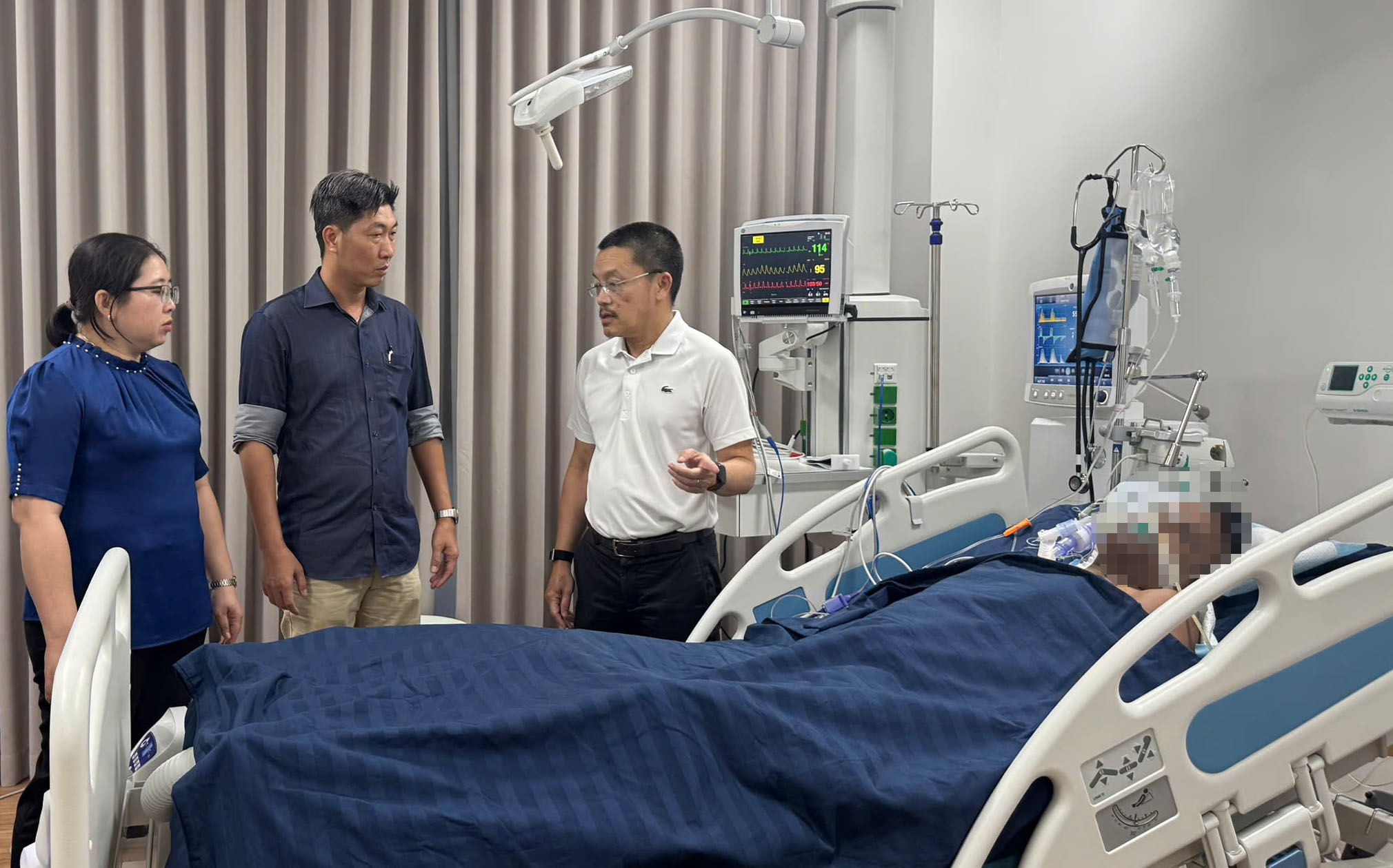 Sẽ đưa một du khách Ấn Độ gặp nạn lật ca nô ở Phú Quốc đến Bệnh viện Chợ Rẫy điều trị - Ảnh 1.