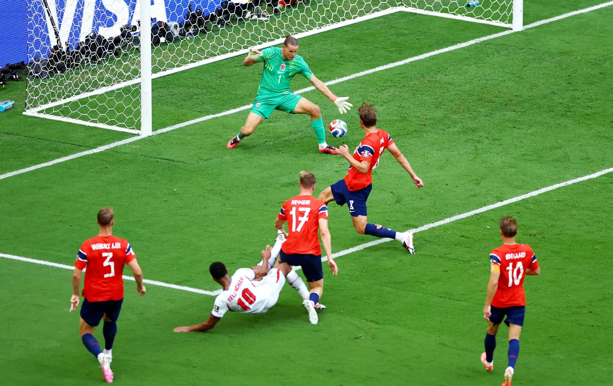 FIFA giải thích vì sao bàn thắng tranh cãi của Bellingham lại hợp lệ - Ảnh 2.