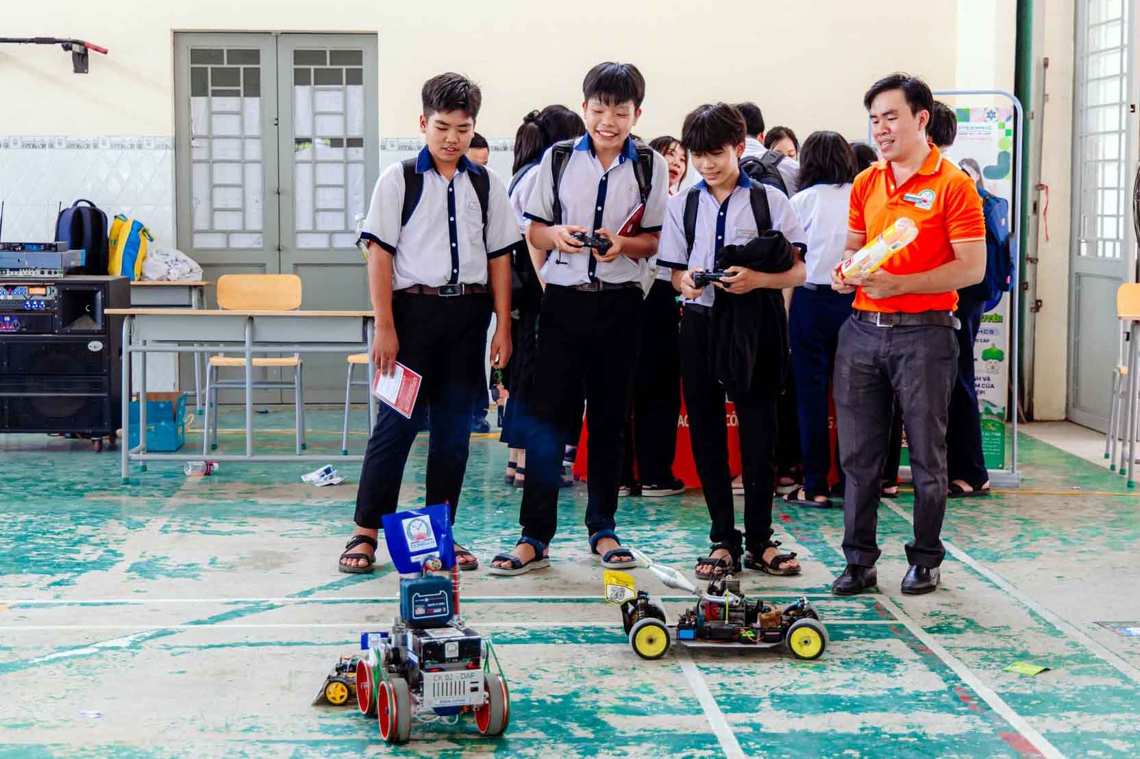 Nhiều cơ hội học tập liên thông cho học sinh , sinh viên tại Trường cao đẳng Công nghệ cao Đồng An - Ảnh 1.