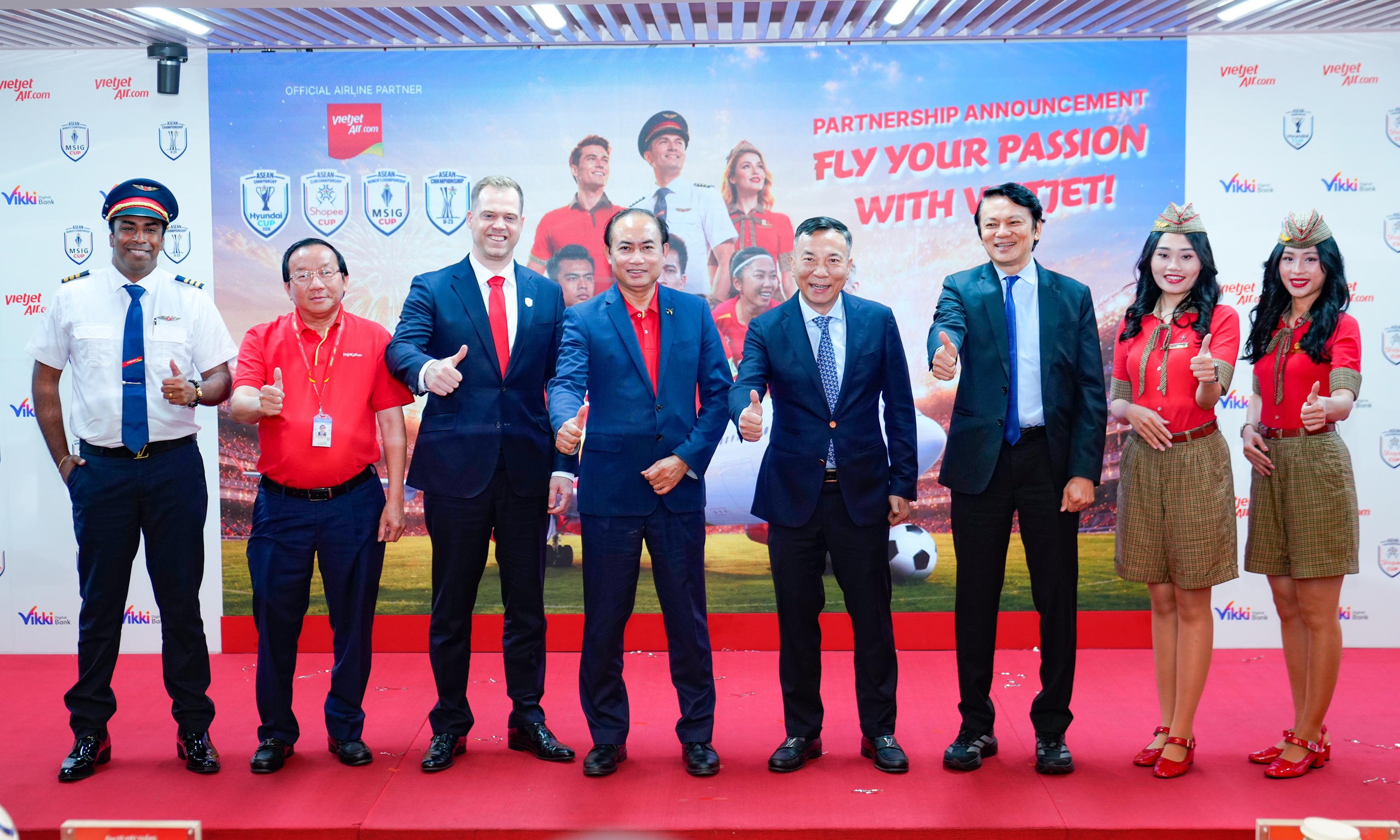 Vietjet và Ngân hàng số Vikki đồng hành cùng ASEAN United FC - Ảnh 4.