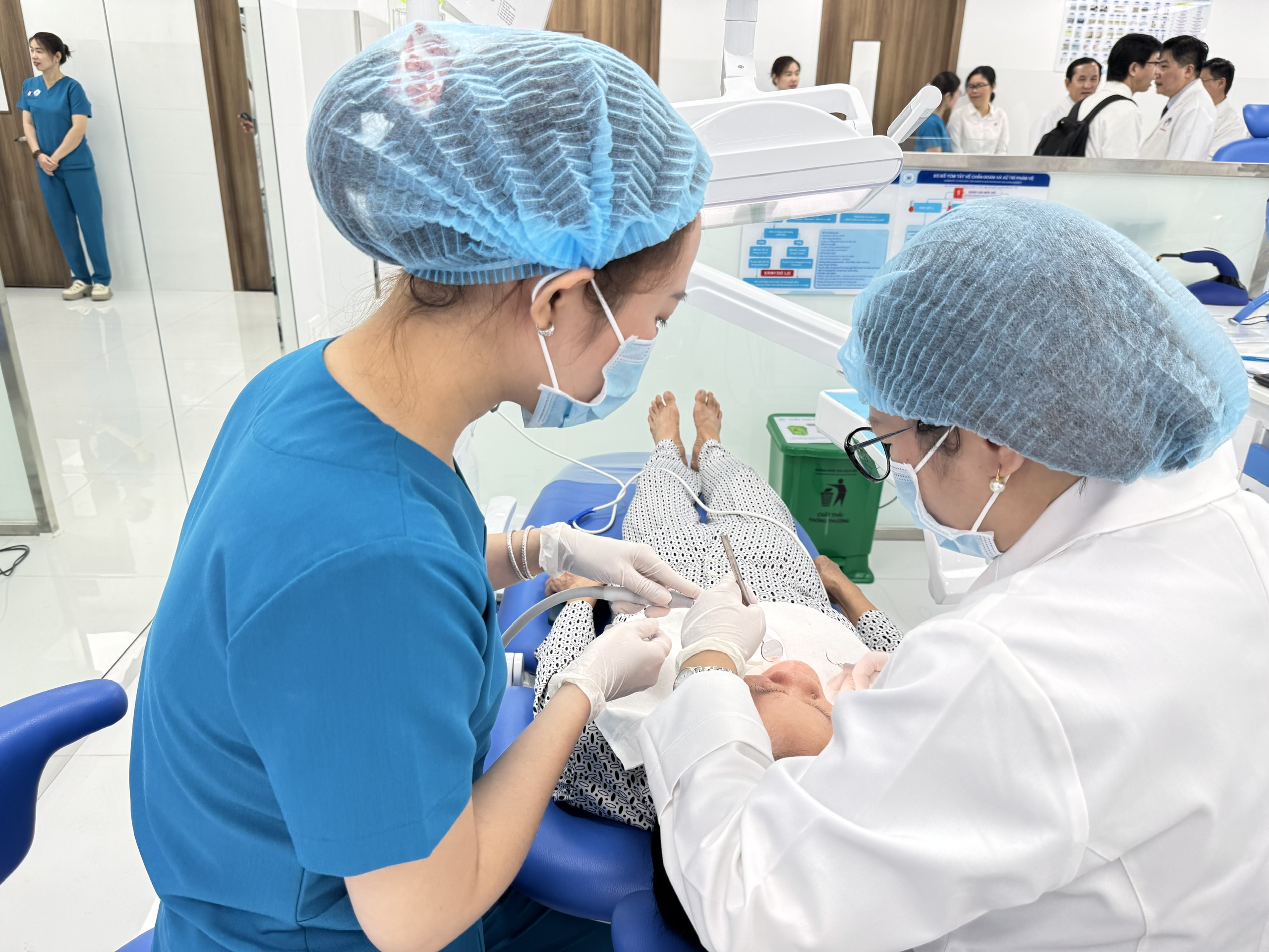 Người dân phản ánh gì nhiều nhất với Sở Y tế TP.HCM trong 6 tháng đầu năm? - Ảnh 1.