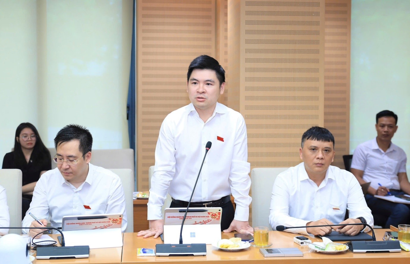 Đại biểu HĐND Đỗ Vinh Quang hiện thực hóa cam kết về bóng đá học đường - Ảnh 8.