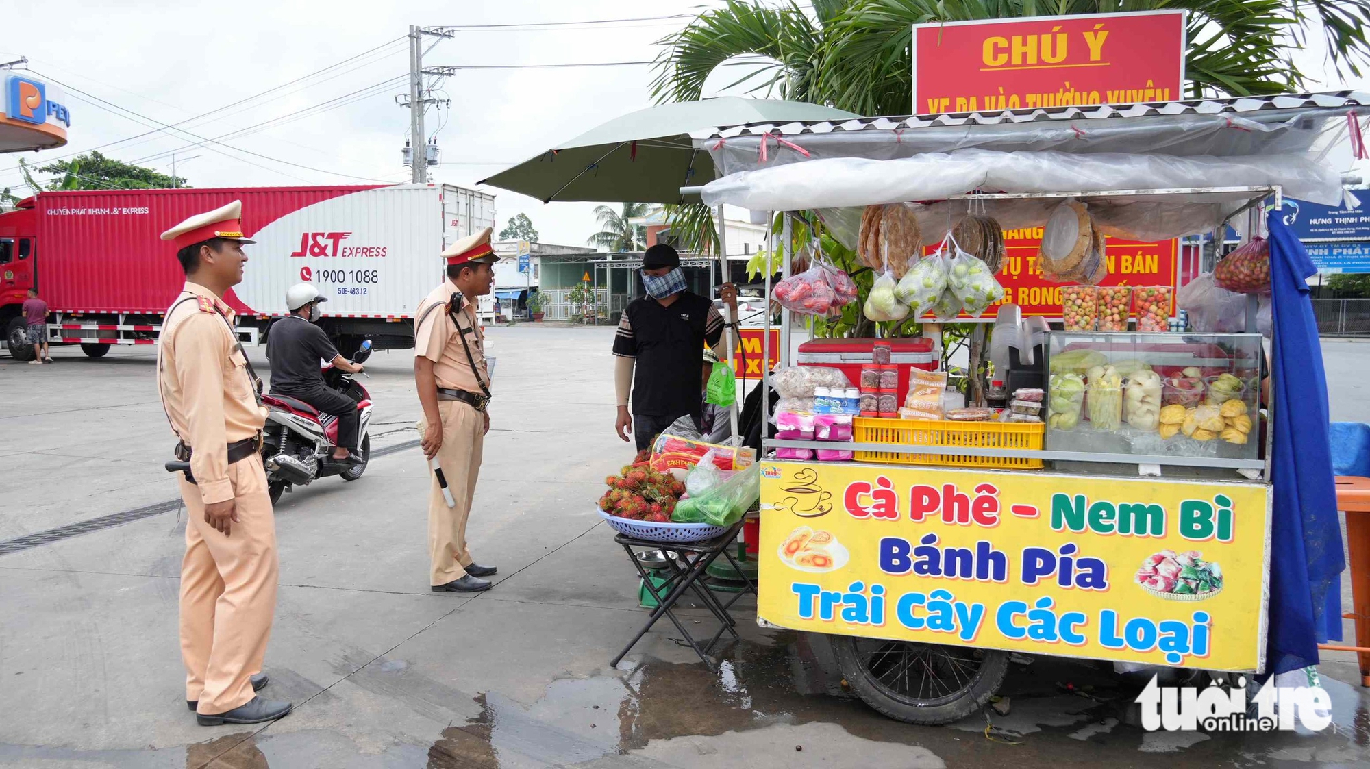 Tình trạng dừng đỗ xe trái phép gây mất an toàn giao thông tại đường cao tốc TP . HCM - Trung Lương - Ảnh 6.