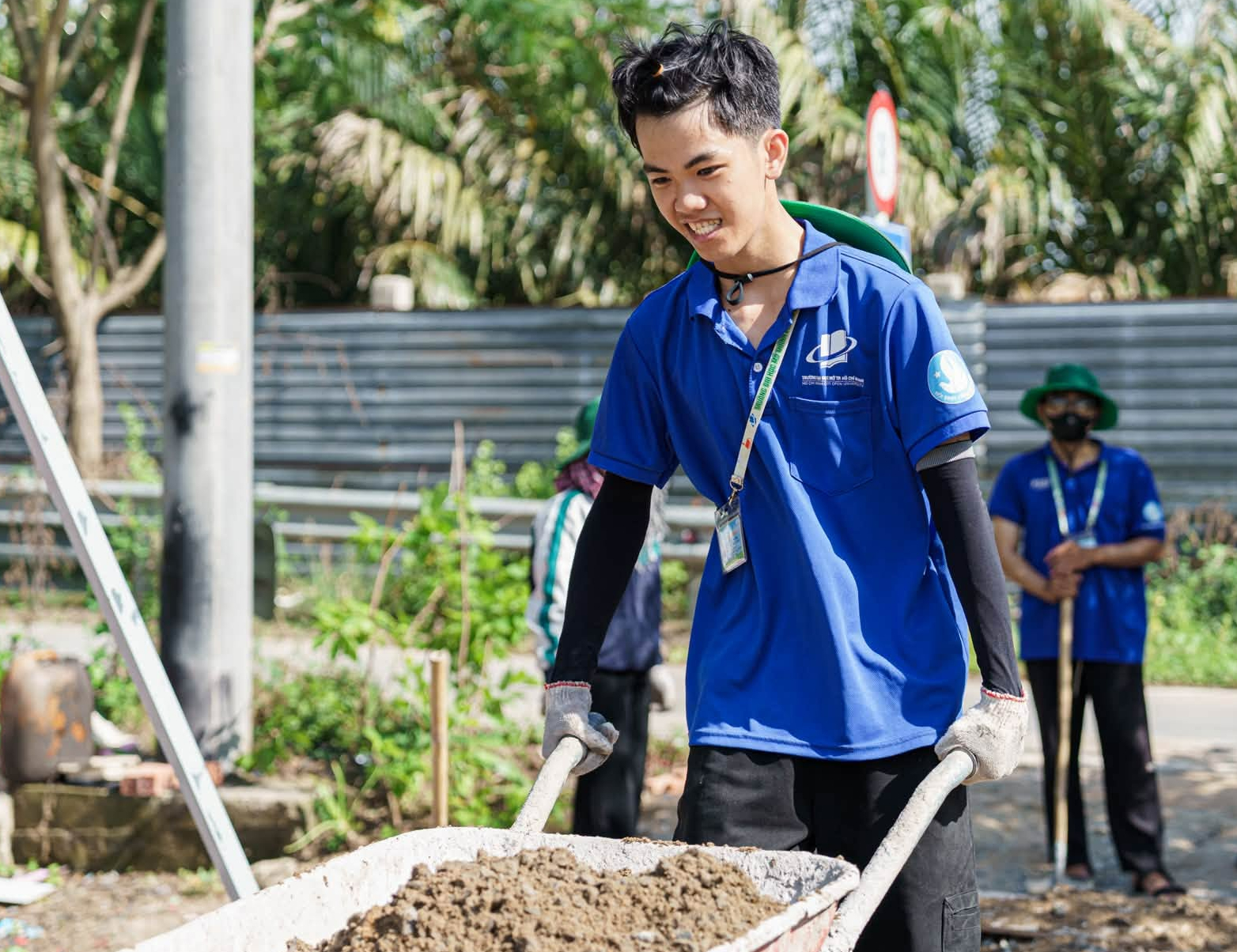 Viên gạch tình bạn dưới nắng tháng 7: Mùa hè xanh 2026 tại Hiệp Phước - Ảnh 3.