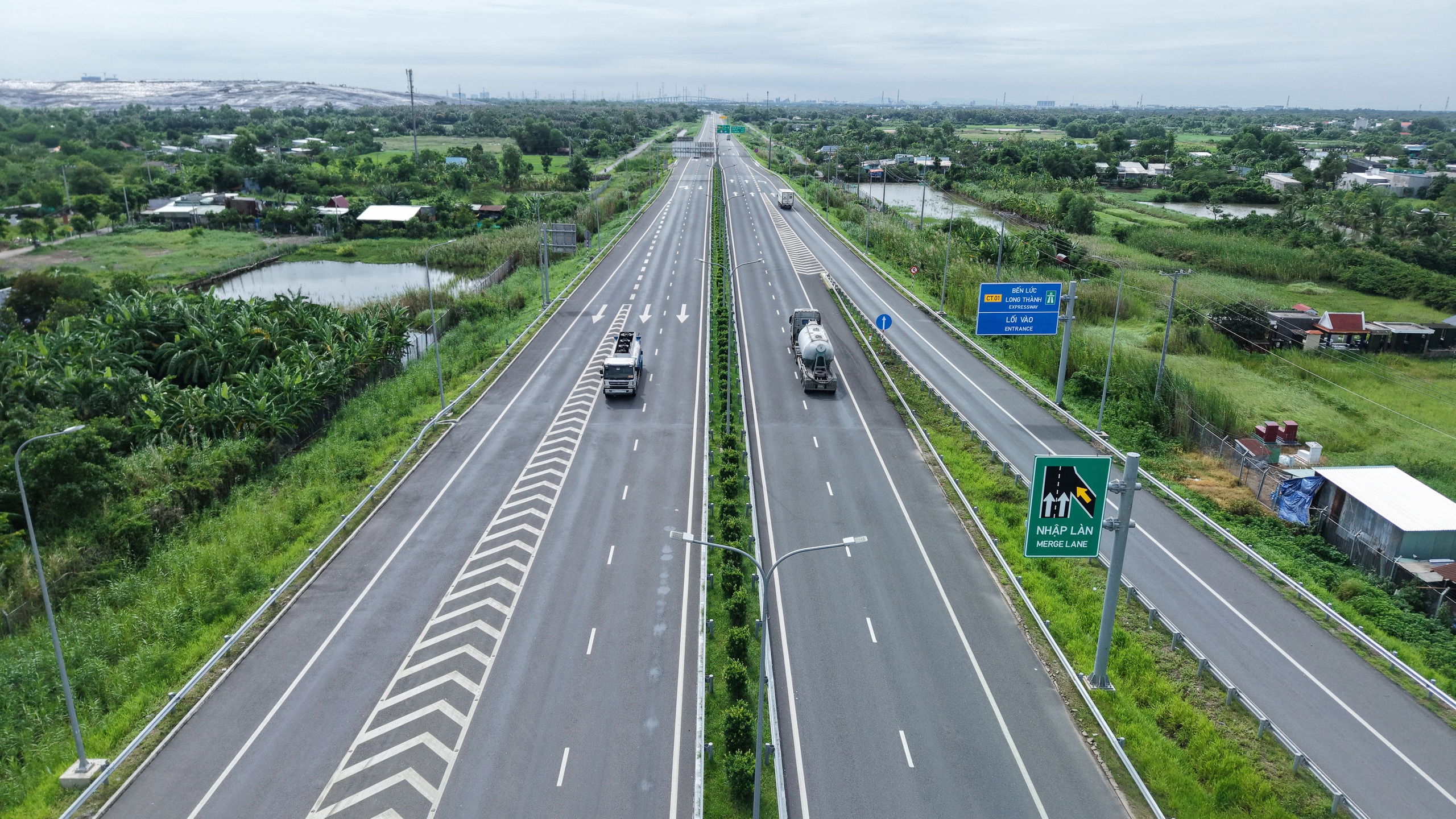 Nhiều tuyến cao tốc nằm ở các trục giao thông huyết mạch Đồng Nai – TP.HCM đã định hình và hướng về sân bay Long Thành. - Ảnh 2.