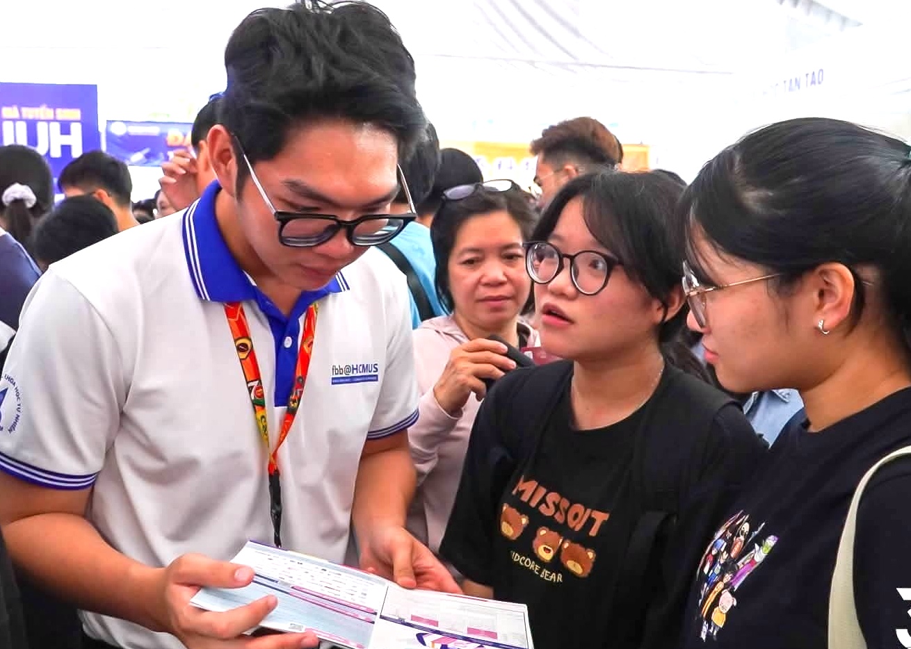 Trường ĐH Khoa học tự nhiên TP.HCM tung học bổng tuyển sinh đến 100% học phí - Ảnh 1.