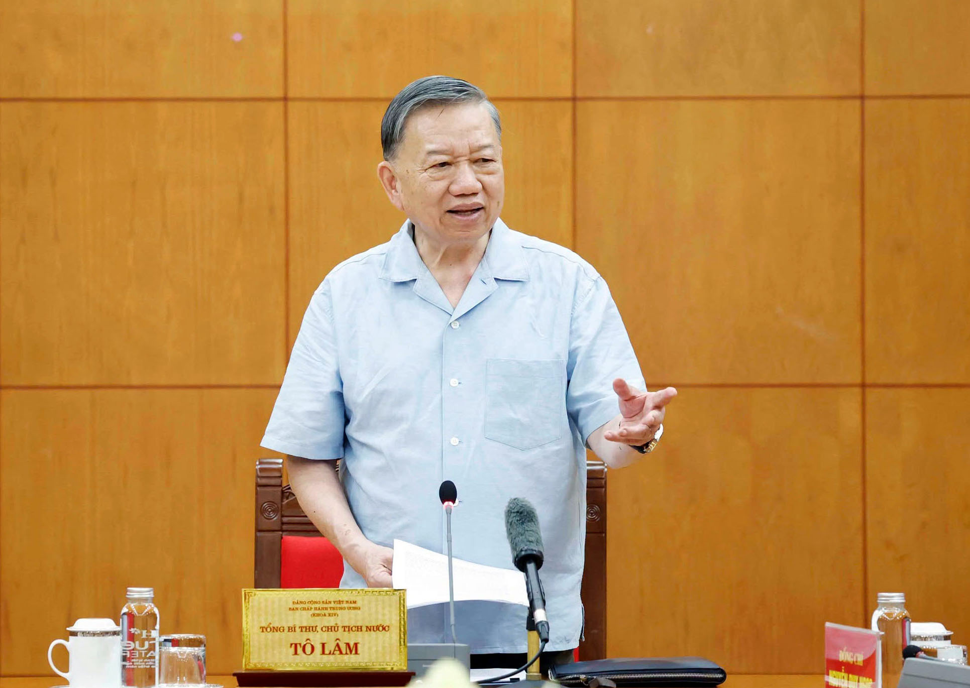 Tổng Bí thư, Chủ tịch nước làm việc với các cơ quan phát triển công nghiệp hàng hải - Ảnh 2.