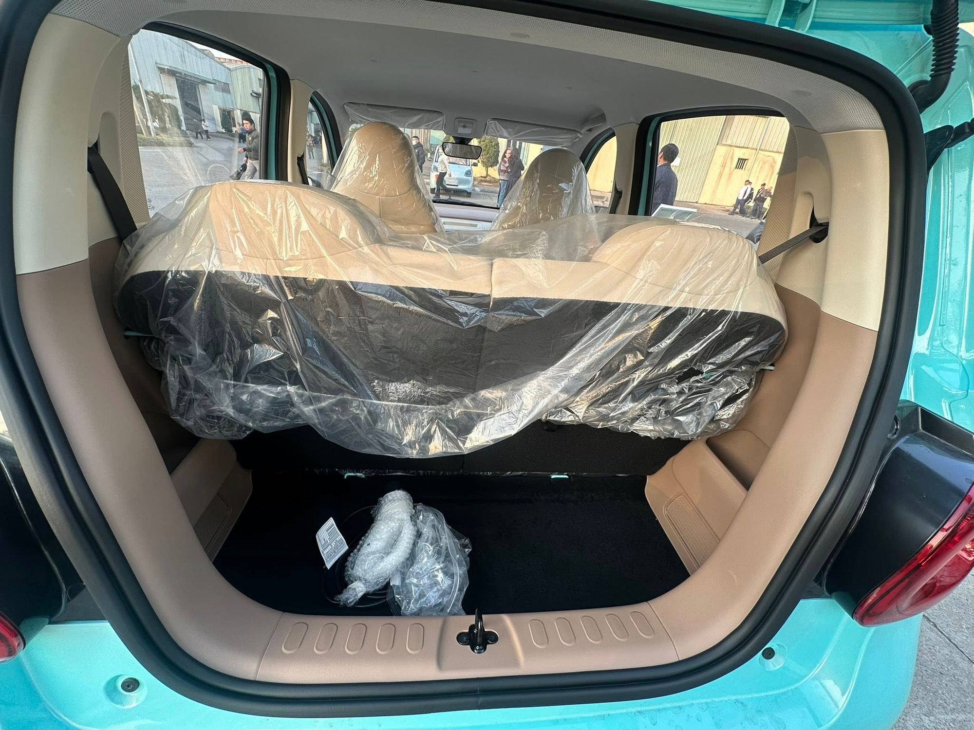 Wuling Macaron mở bán tại Việt Nam, giá từ 269 triệu, thay thế Mini EV, đi tới 300km/sạc - Ảnh 4.