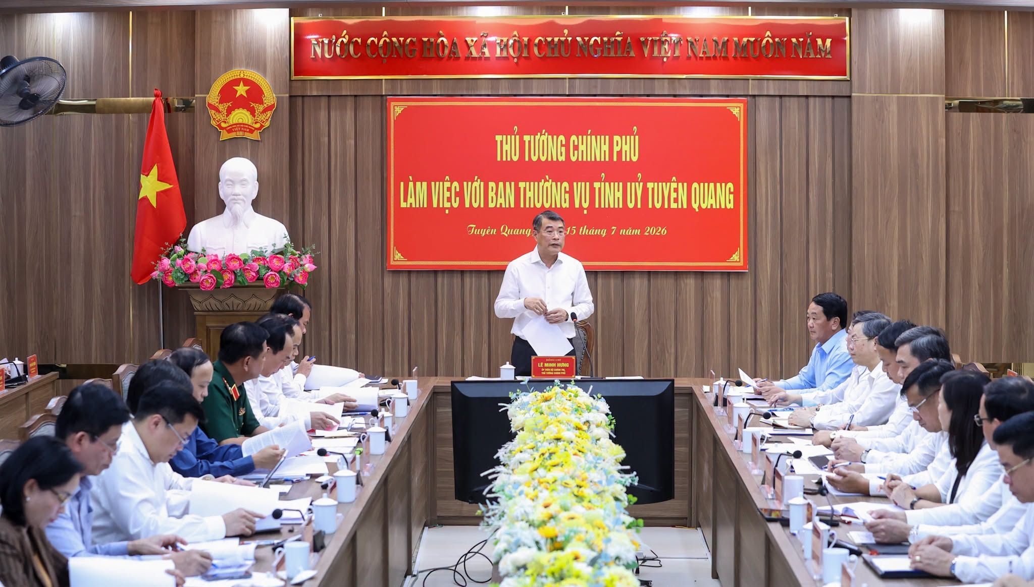 Thủ tướng: Vi phạm quy chế thi tại Tuyên Quang là đặc biệt nghiêm trọng, xử nghiêm không có vùng cấm - Ảnh 1.