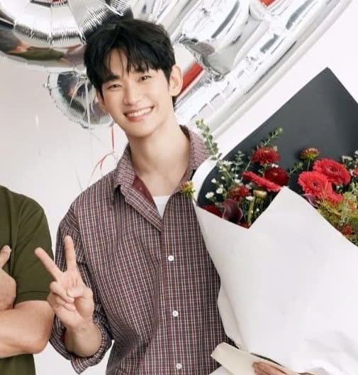 Kim Soo Hyun nhận 40 lời mời đóng phim sau khi được minh oan - Ảnh 2.
