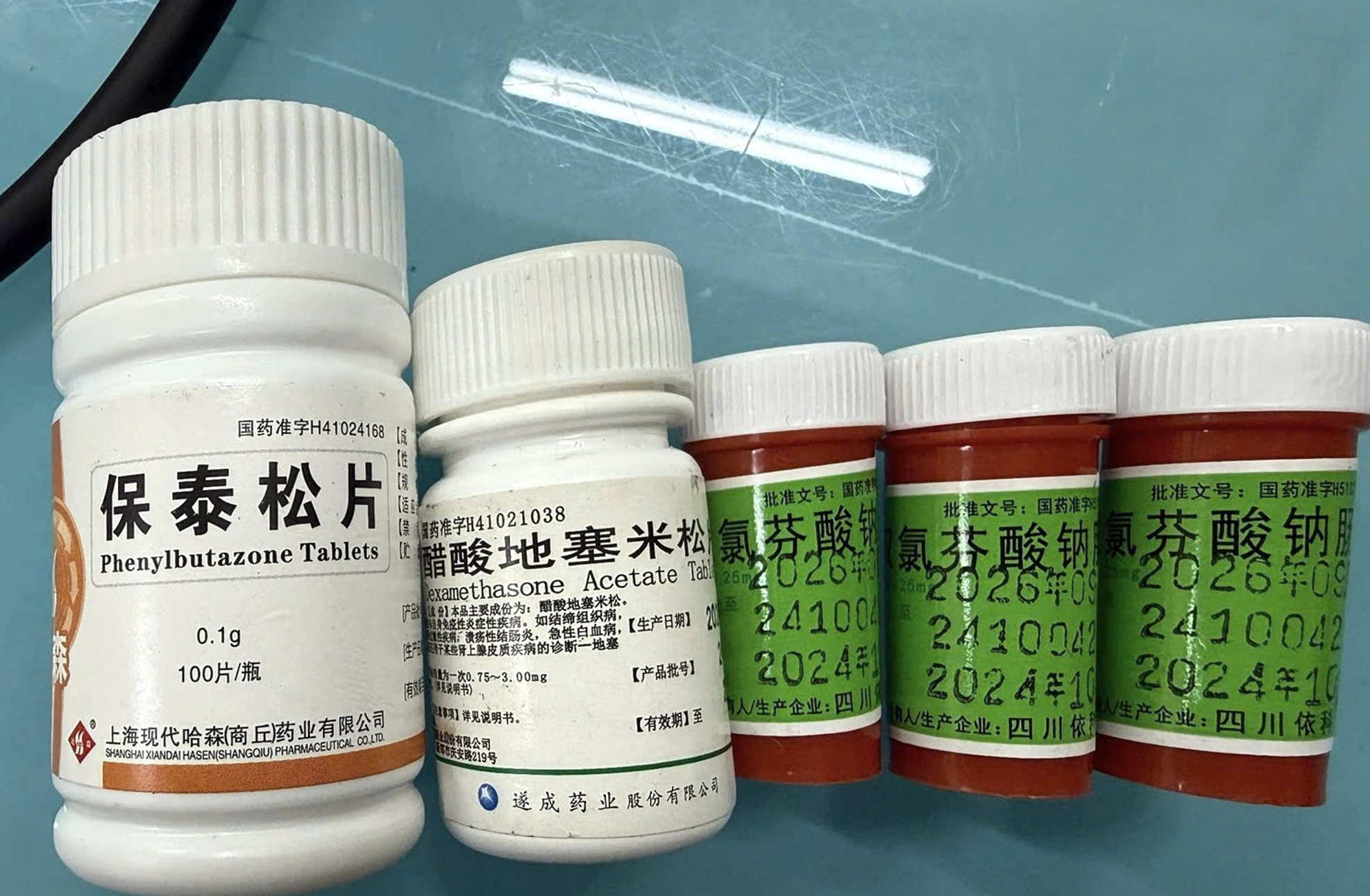 Suy thận, tan máu vì uống thuốc chứa Phenylbutazone trị đau khớp - Ảnh 1.