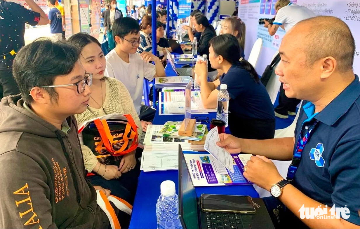 Hơn 72 % ngành đào tạo đại học Trường ĐH Bách khoa TP . HCM được cấp học bổng Chính phủ 2026 - Ảnh 1.