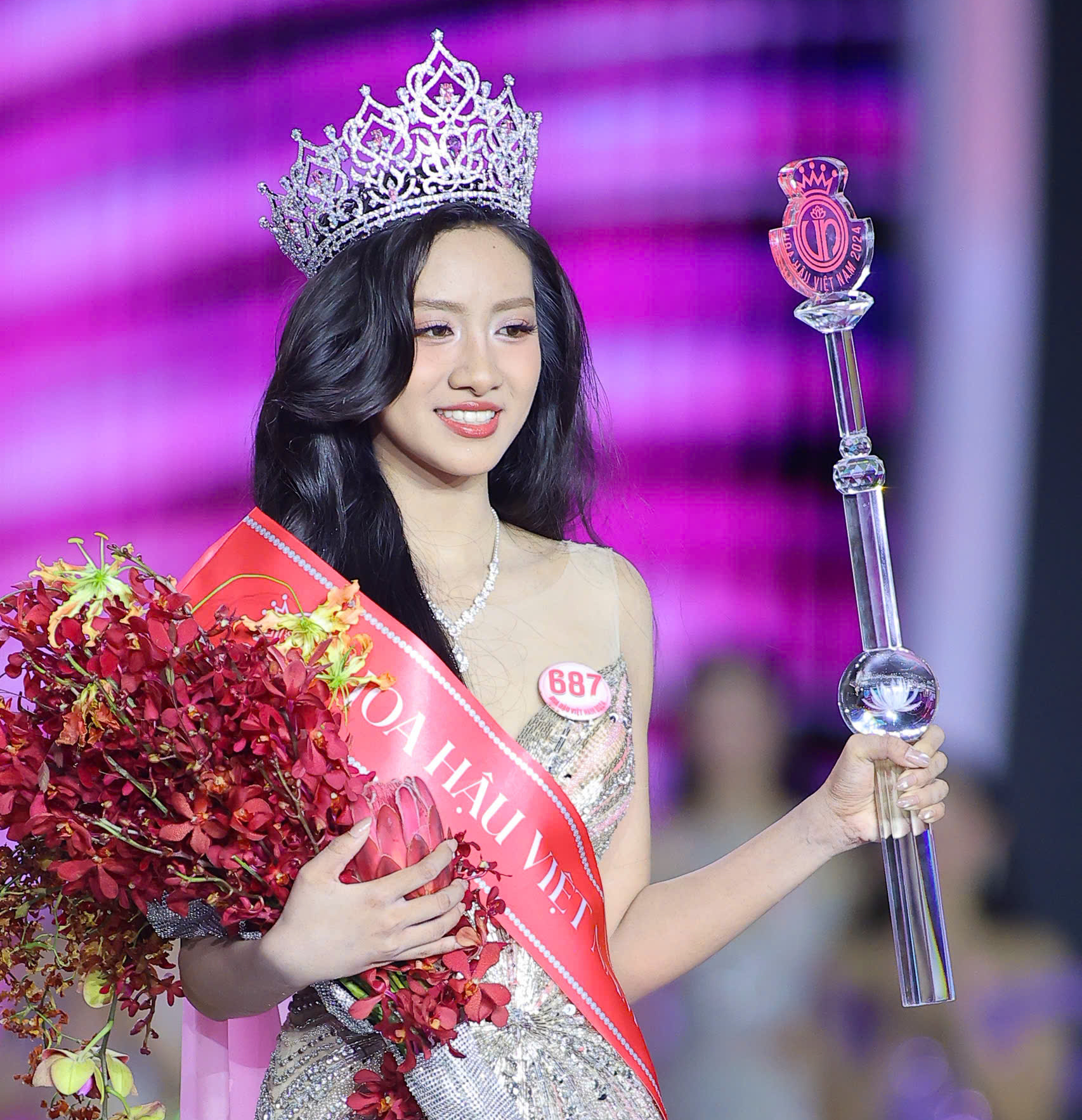 Giải mã những chiếc vương miện hoa hậu Việt Nam: Không chỉ là kim cương - Ảnh 5.