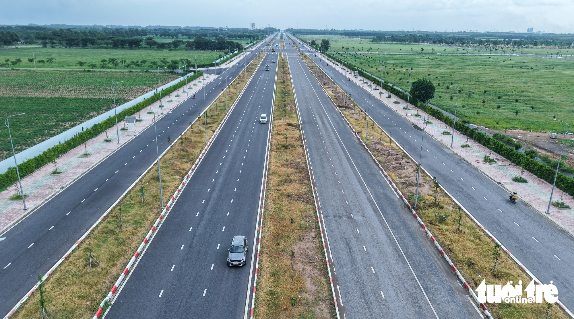 Đường vào “trái tim” công trường xây dựng sân bay Long Thành - Ảnh 8.