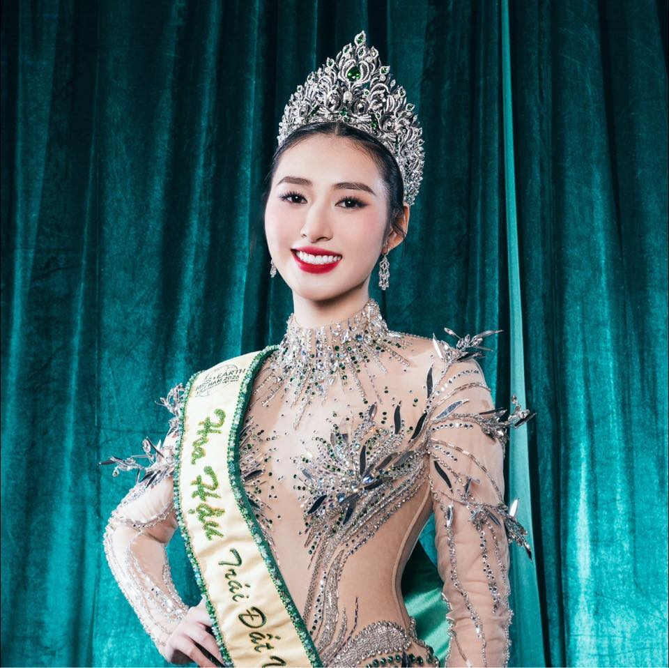 Giải mã những chiếc vương miện hoa hậu Việt Nam: Không chỉ là kim cương - Ảnh 2.