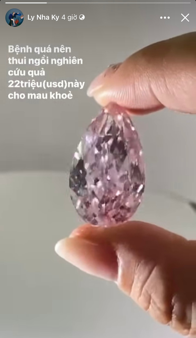 Đếm hột xoàn giải sầu và két sắt 'quá tải' vì kim cương của mỹ nhân Việt   - Ảnh 2.