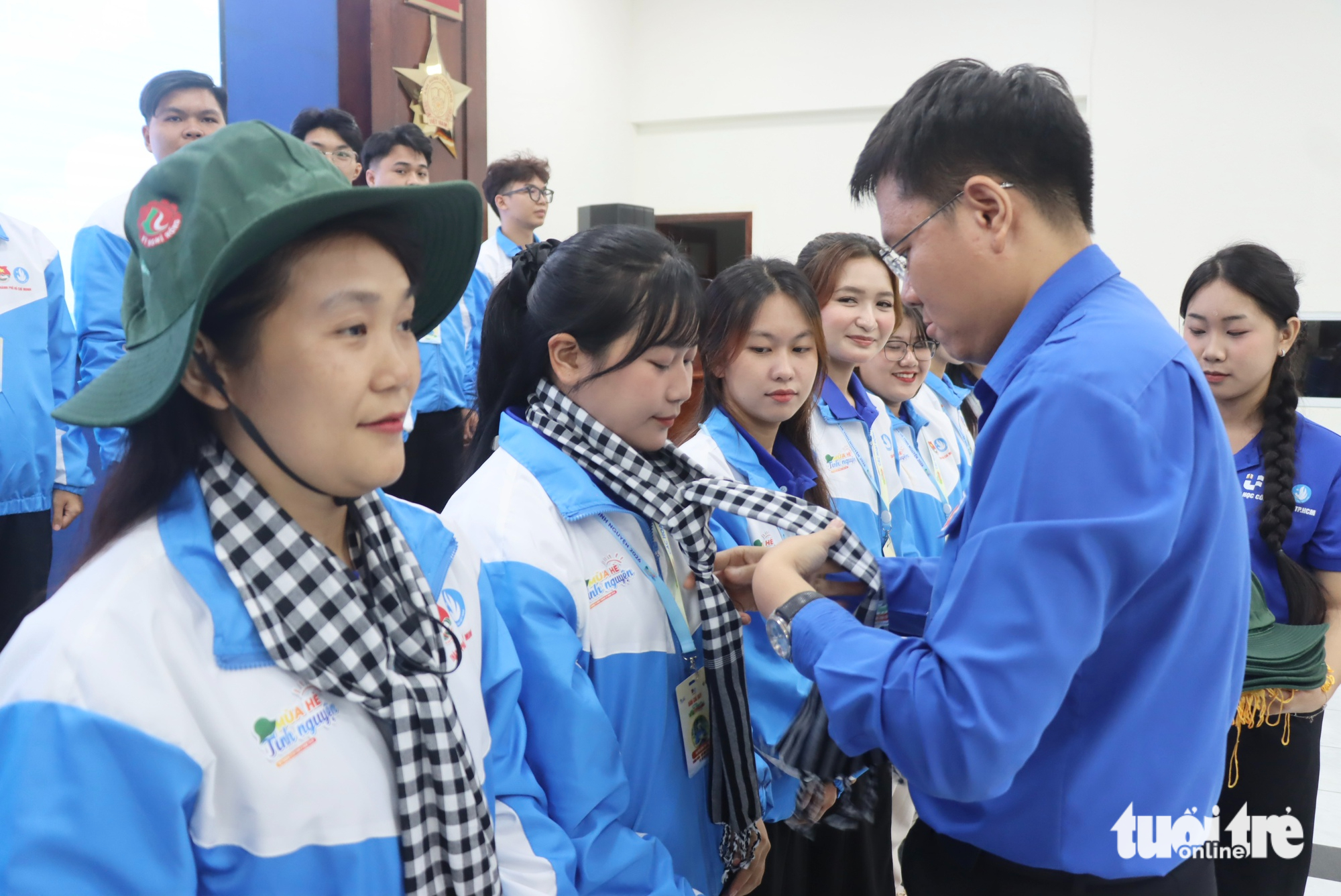 49 chiến sĩ tình nguyện TP.HCM mang sức trẻ, tri thức đến đặc khu Côn Đảo - Ảnh 5.