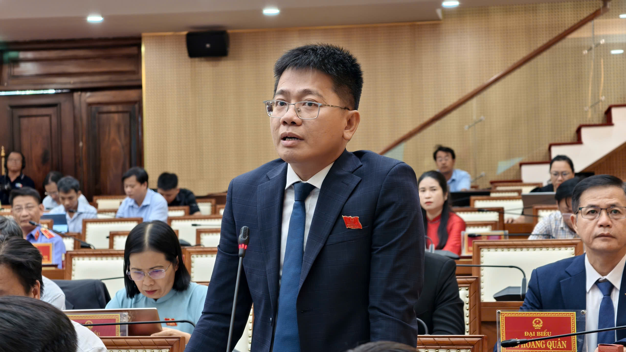 Dự án trọng điểm ở Quảng Ngãi 'chạy không nổi' vì thiếu đất, đá, cát - Ảnh 2.