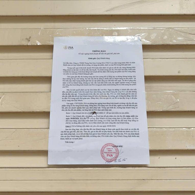 Toàn cảnh phố kim cương xác xơ, nơi chào tạm biệt, nơi mong khách hàng đừng đổ xô bán - Ảnh 2.