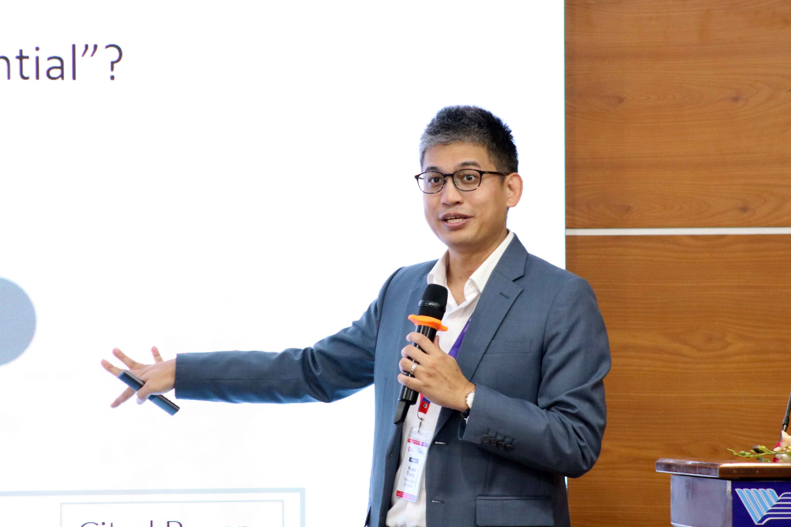 Phó giám đốc ĐH Quốc gia TP.HCM: 'Xếp hạng đại học không phải cuộc đua giành vị trí' - Ảnh 1.