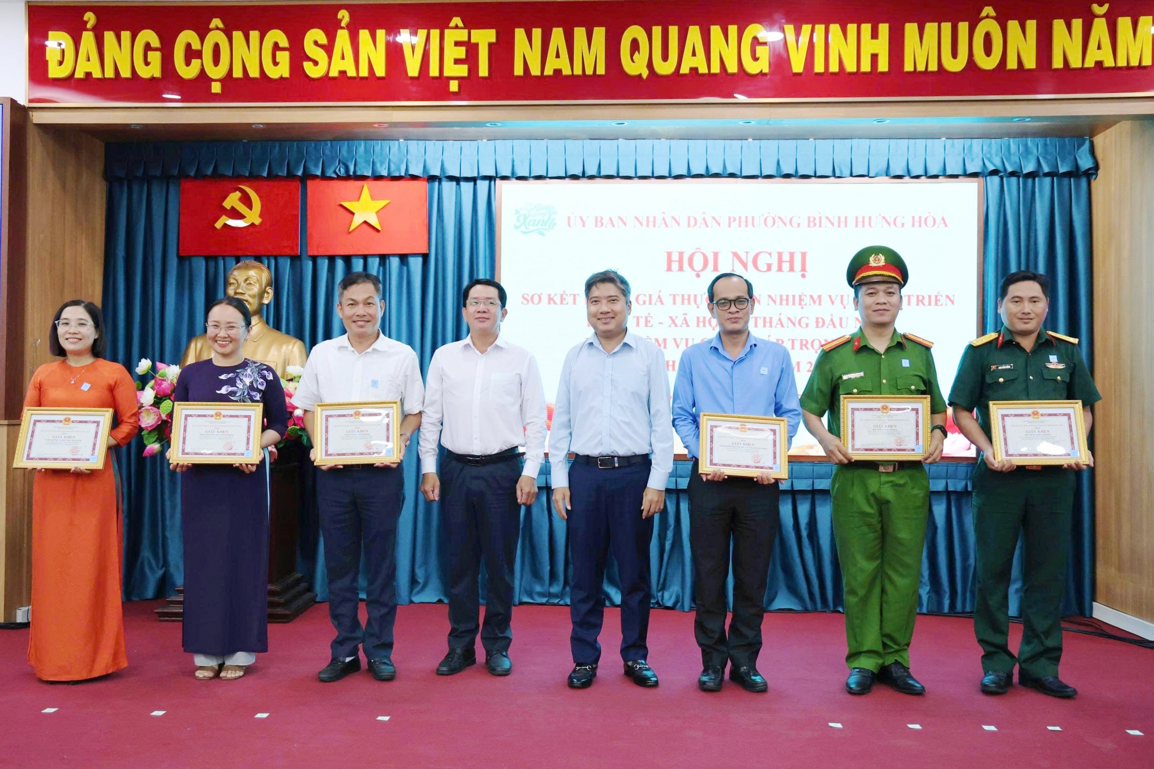 6 tháng đầu năm, phường Bình Hưng Hòa có hơn 2.200 doanh nghiệp và hộ kinh doanh đăng ký mới - Ảnh 1.