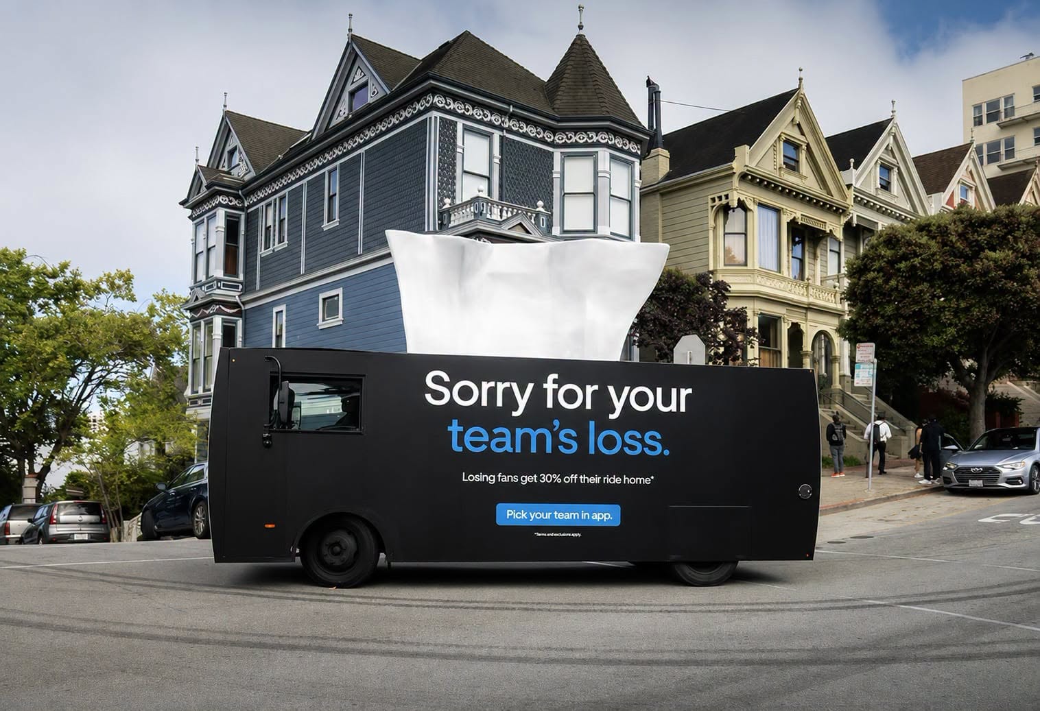 Uber lái cả hộp khăn giấy đến an ủi fan đội bị loại tại World Cup - Ảnh 3.