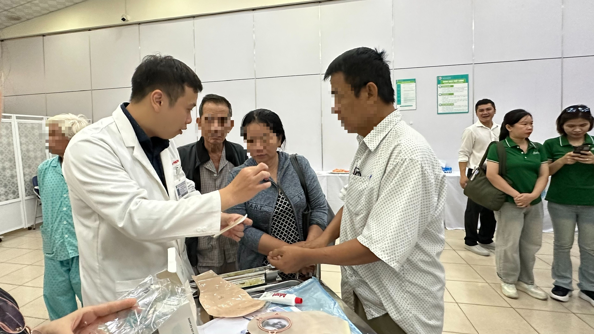 Ung thư đại trực tràng tăng gần 1,7 lần ở TP.HCM, cứ 10 ca ung thư có 1 ca - Ảnh 2.
