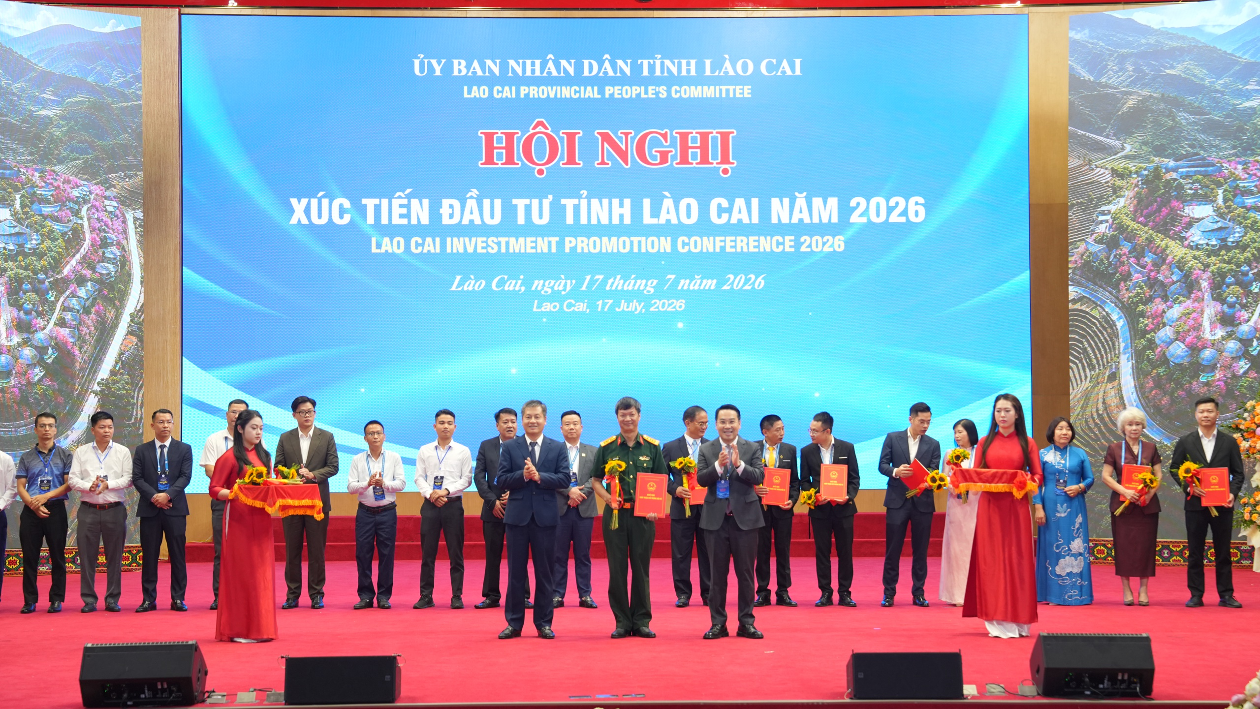 Viettel Post nhận 'tấm vé' đầu tư dự án Cửa khẩu thông minh tại Lào Cai - Ảnh 1.