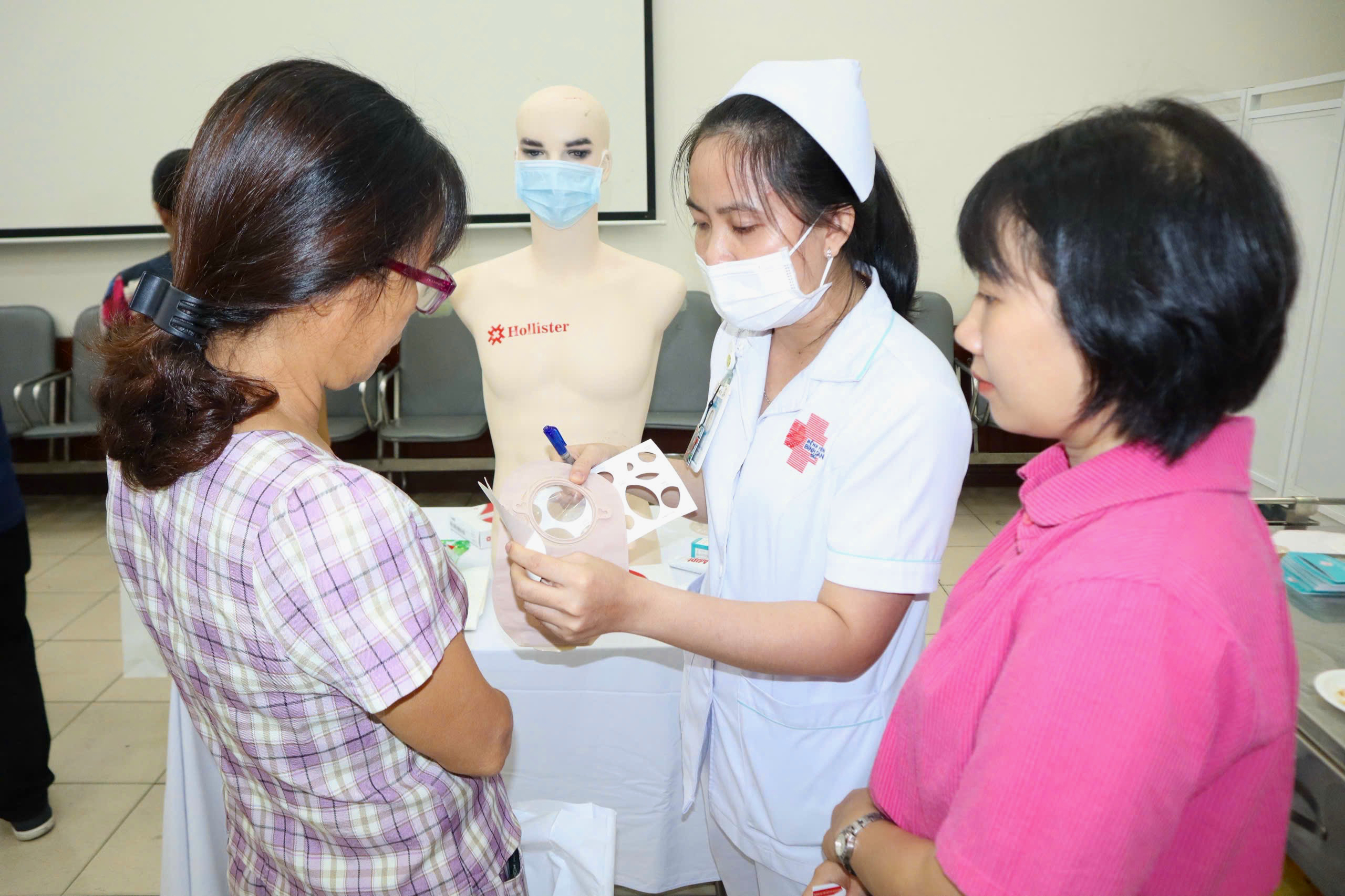 Ung thư đại trực tràng tăng gần 1,7 lần ở TP.HCM, cứ 10 ca ung thư có 1 ca - Ảnh 1.