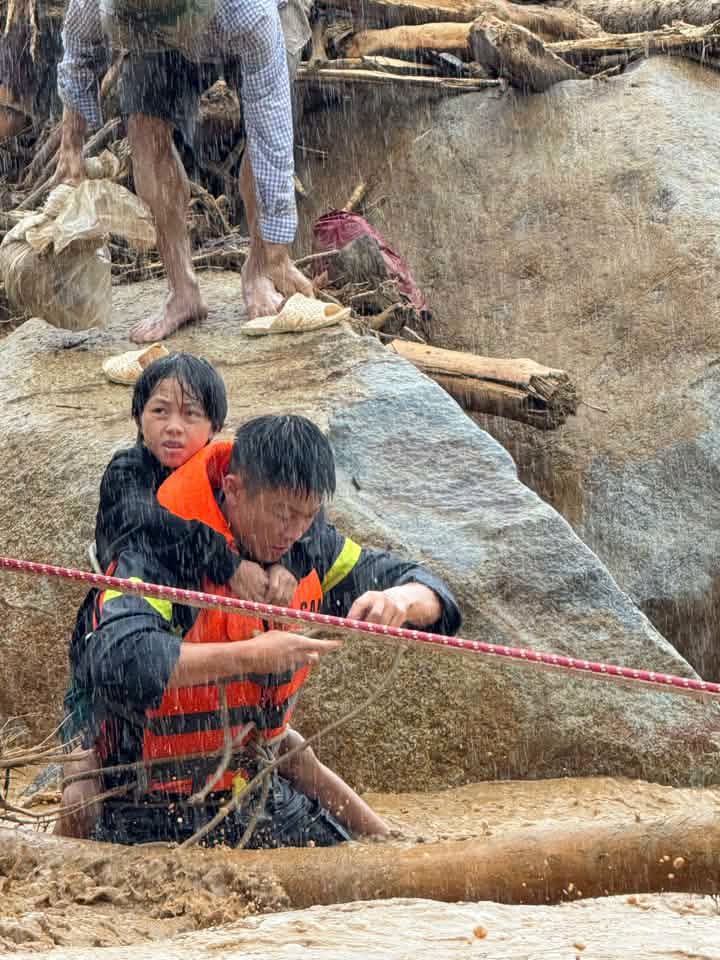 Floods kill 1, leave 6 missing, devastate homes in Vietnam’s Lai Chau- Ảnh 9.
