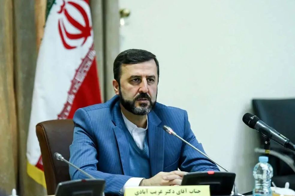 Iran đình cam kết ngừng bắn với Mỹ, dọa 'tấn công tổng lực' - Ảnh 1.