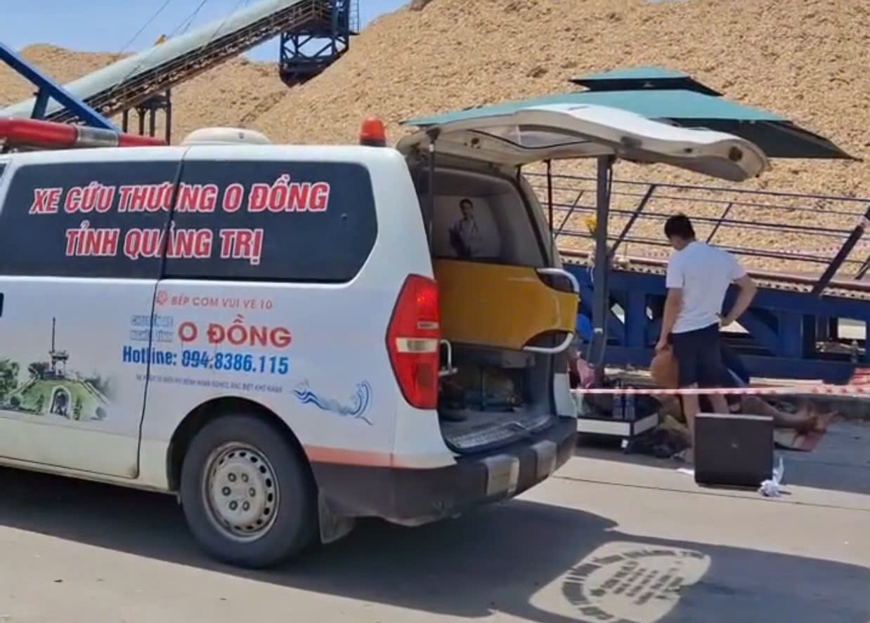 Tài xế tử vong do xe đầu kéo tự trôi tại bãi dăm ở Huế - Ảnh 1.