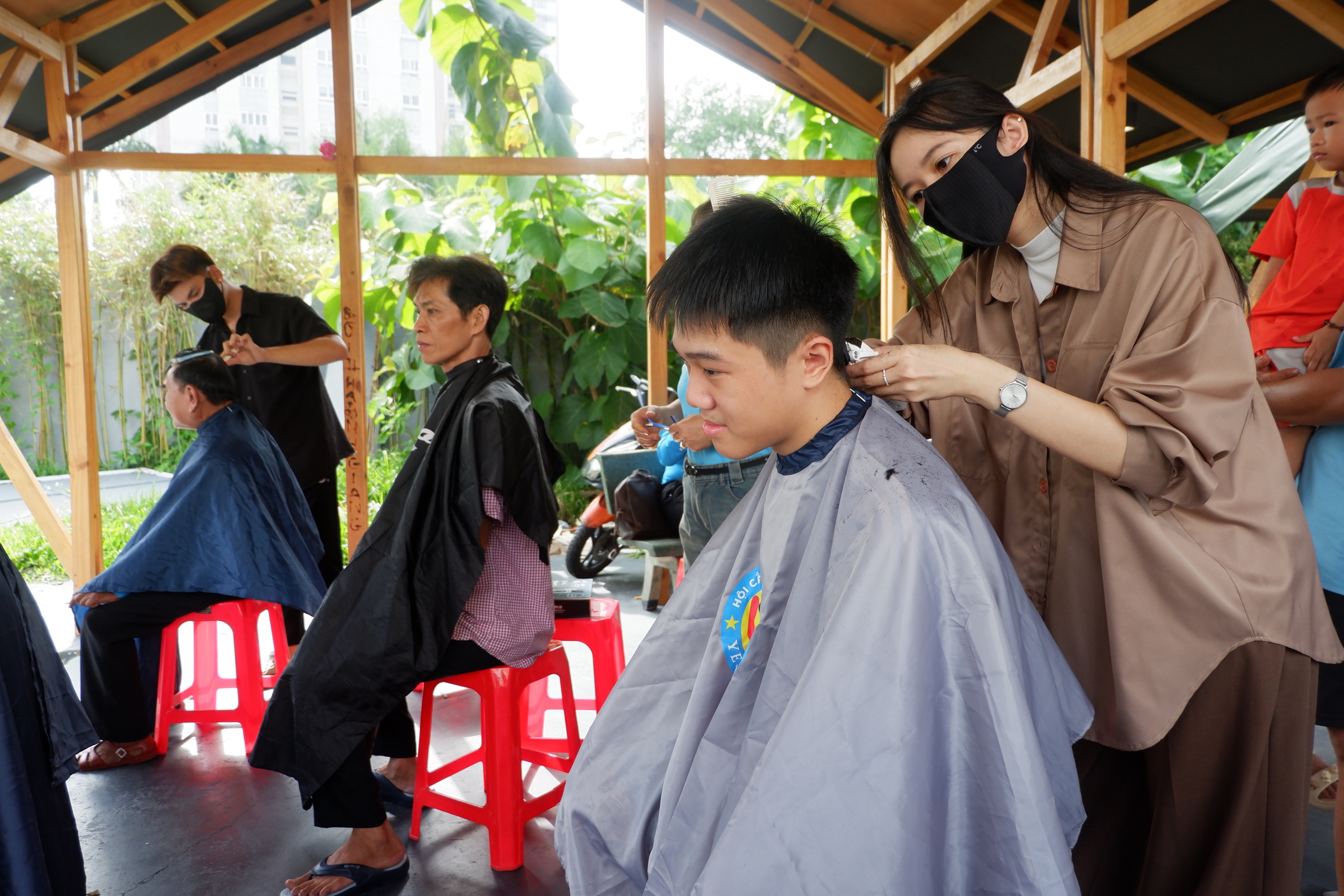 Đến ngày hội thanh niên công nhân, vừa nhận quà vừa thưởng thức phở miễn phí - Ảnh 3.