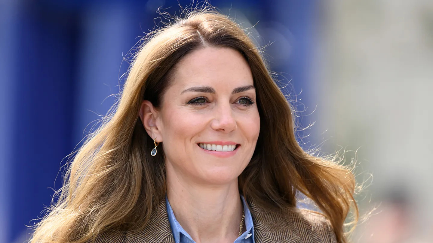 Vương phi Kate Middleton leo 3 đỉnh núi trong 24 giờ, cổ vũ người bệnh ung thư - Ảnh 3.