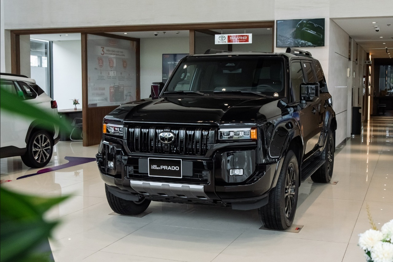 Toyota thu hồi xe Land Cruiser Prado và Lexus GX550 vì lỗi phần mềm - Ảnh 1.