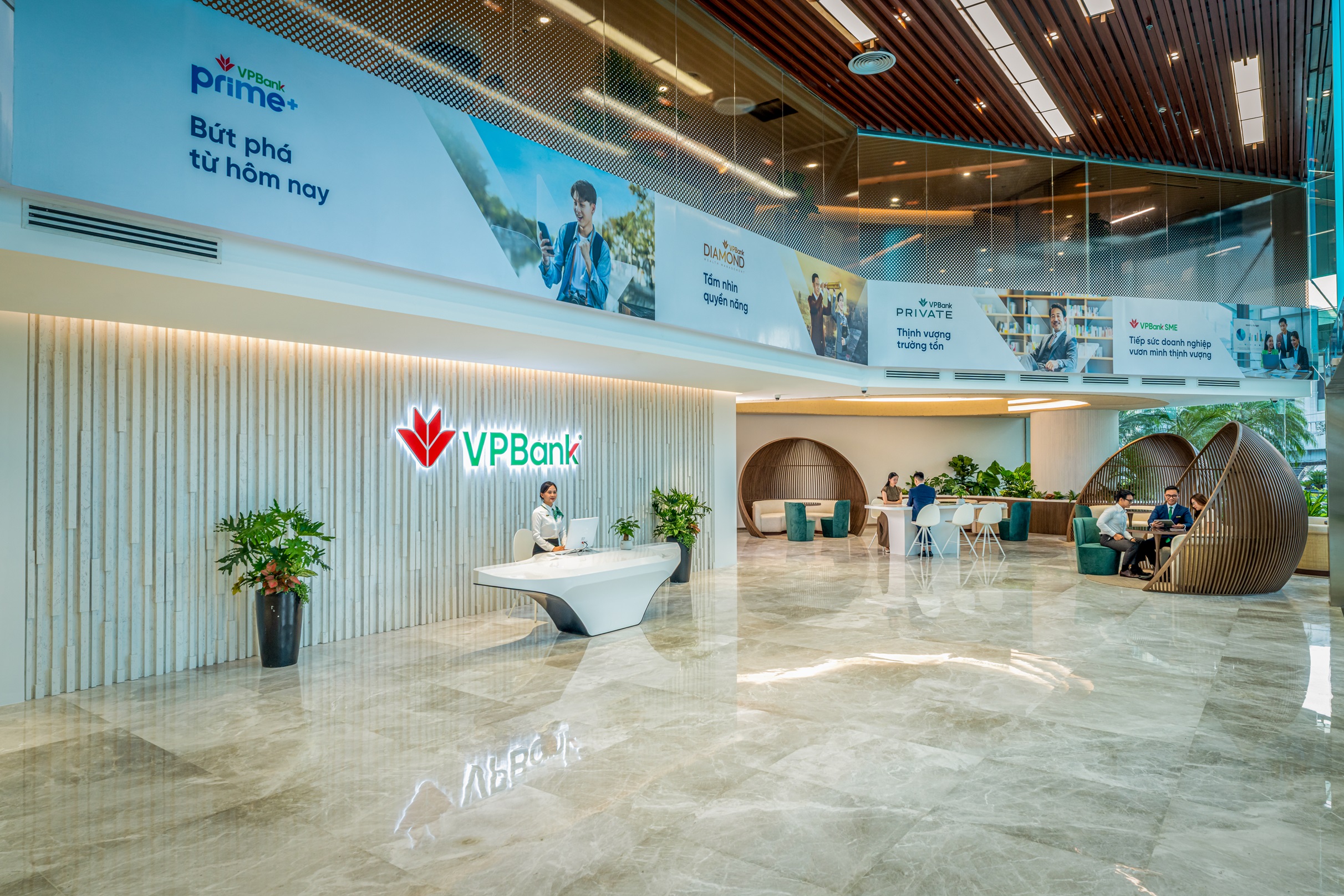 VPBank tăng 257 bậc trên Forbes Global 2000, dẫn đầu nhóm ngân hàng tư nhân Việt Nam - Ảnh 1.