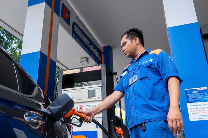 Chứng khoán 2-7: Toàn quốc dùng xăng E10, nhóm doanh nghiệp nào được hưởng lợi? - Ảnh 1.