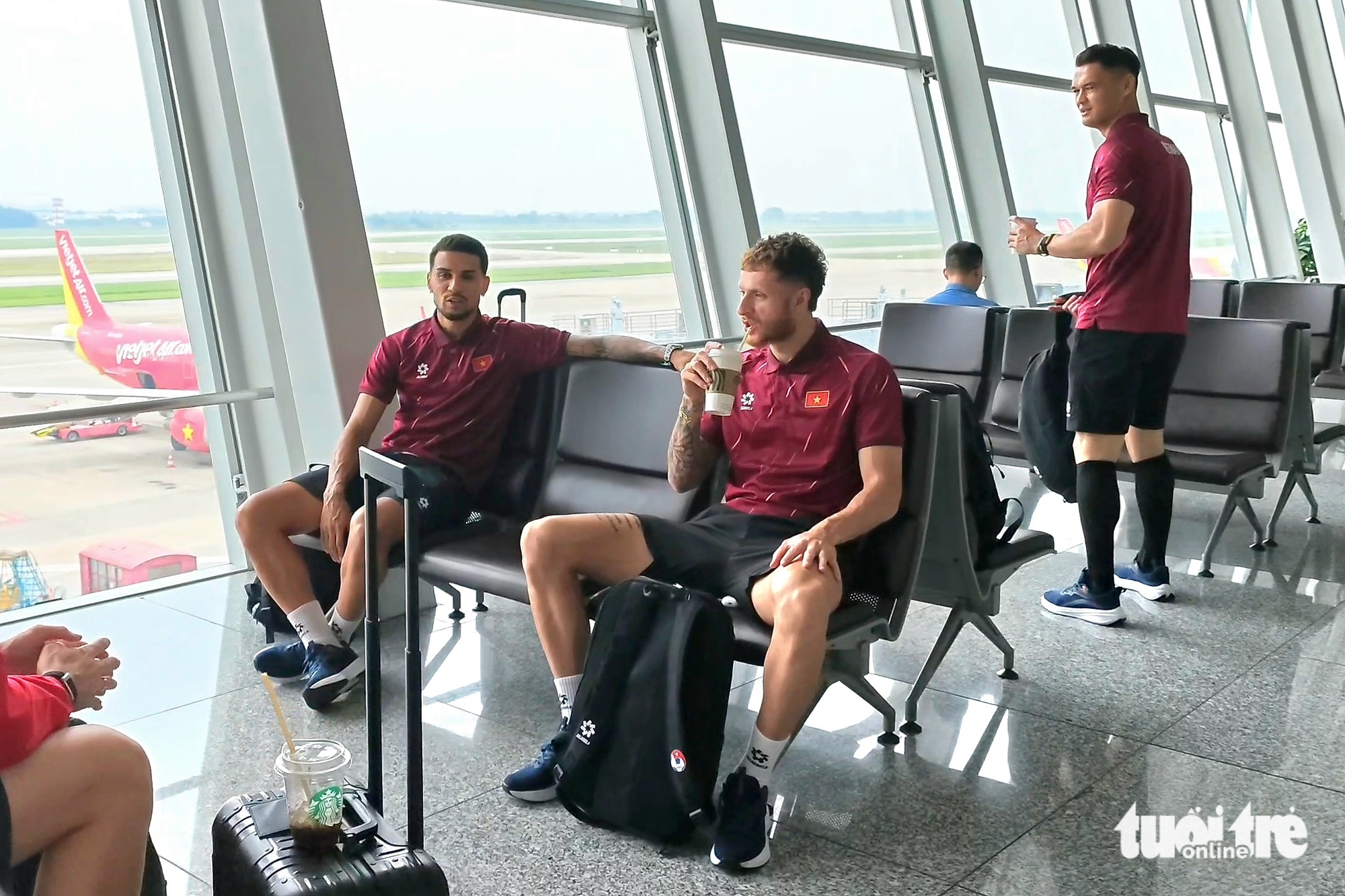 Đội tuyển Việt Nam lên đường sang Thái Lan, chuẩn bị đá trận mở màn ASEAN Cup 2026 - Ảnh 2.