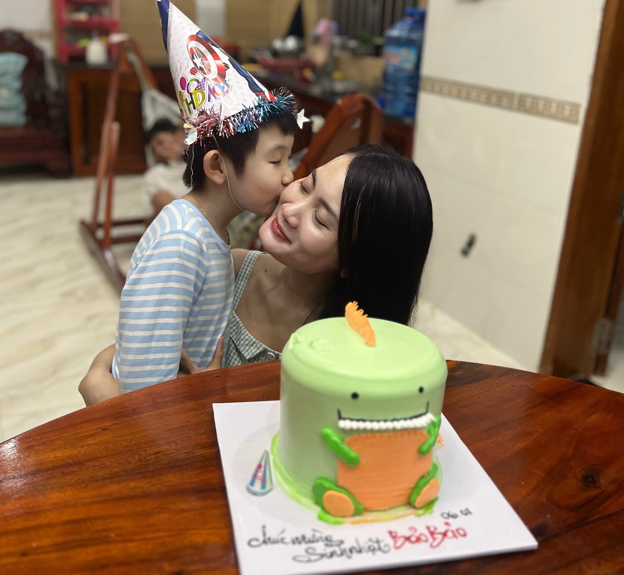 Mắc nợ người thành phố - Ảnh 1.